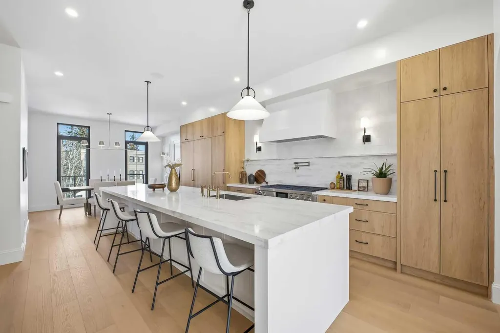 2025 27 Avenue SW Calgary AB T2T 1H6