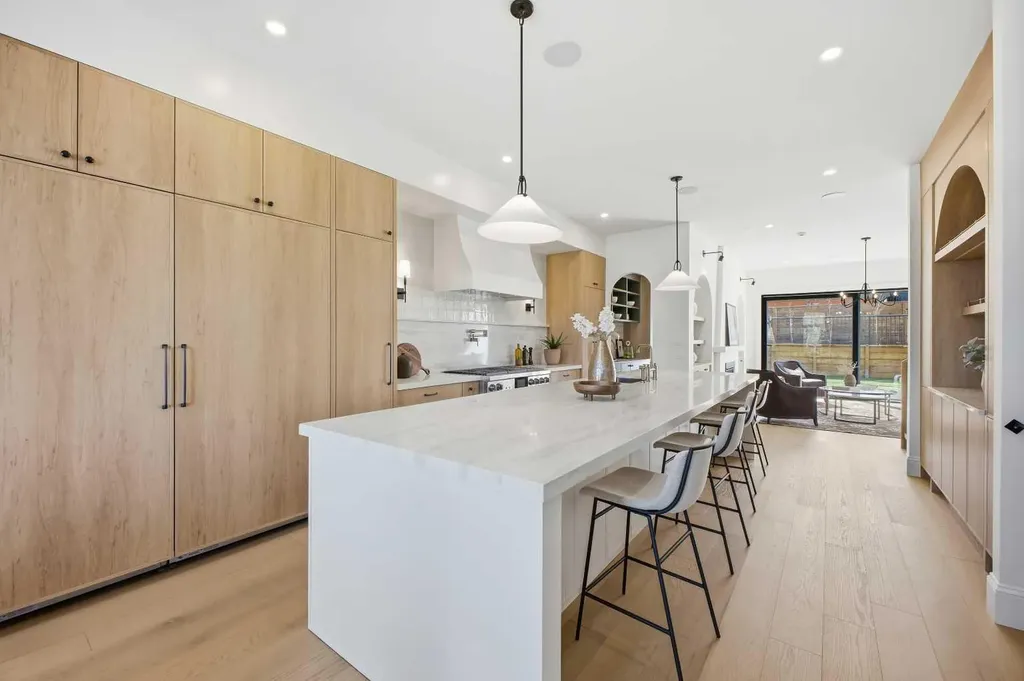 2025 27 Avenue SW Calgary AB T2T 1H6