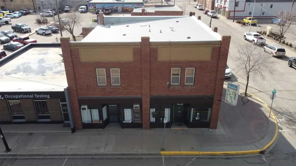 4820 49 Avenue Lloydminster SK S9V 0T4