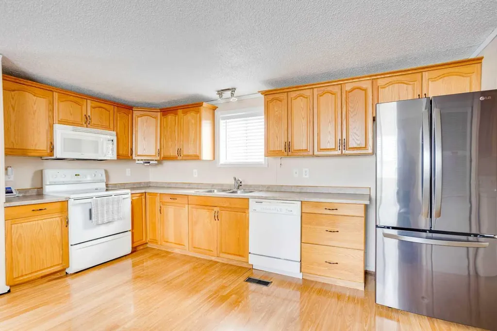 101 Clausen Crescent Fort Mcmurray AB T9K2H8