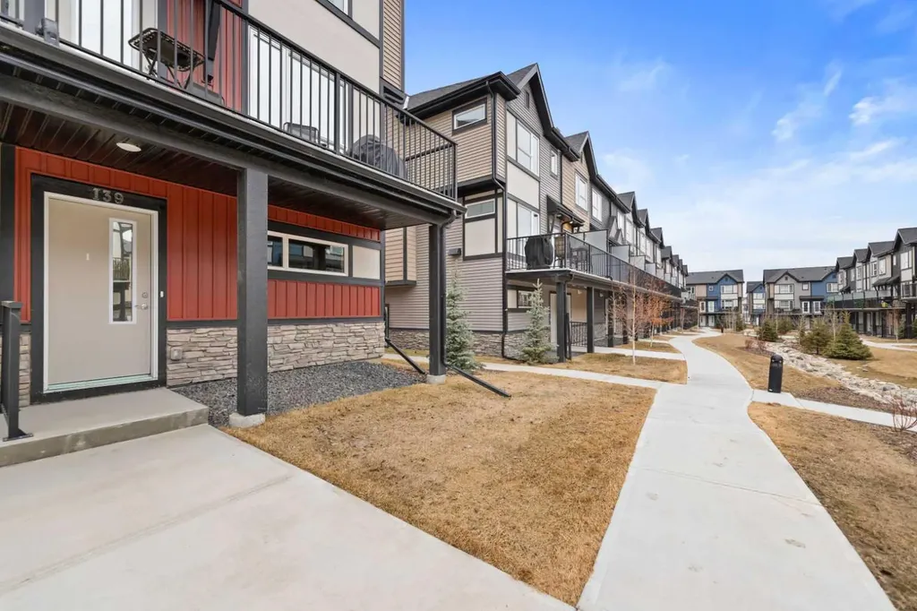 850 Belmont Drive SW Calgary AB T2X 4A5