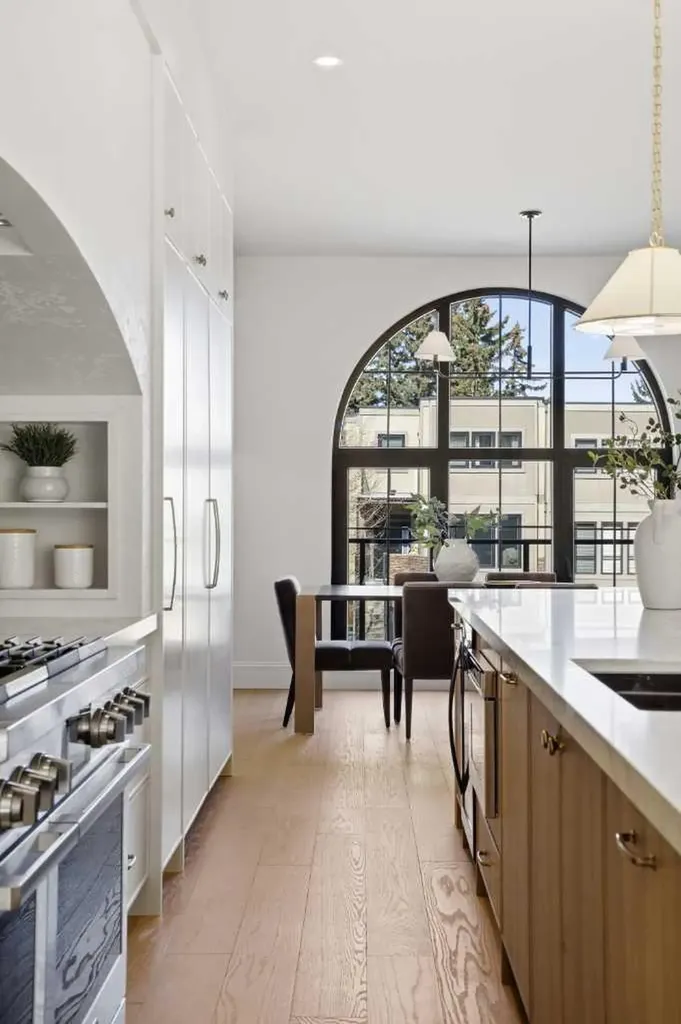 2023 27 Avenue SW Calgary AB T2T 1H6