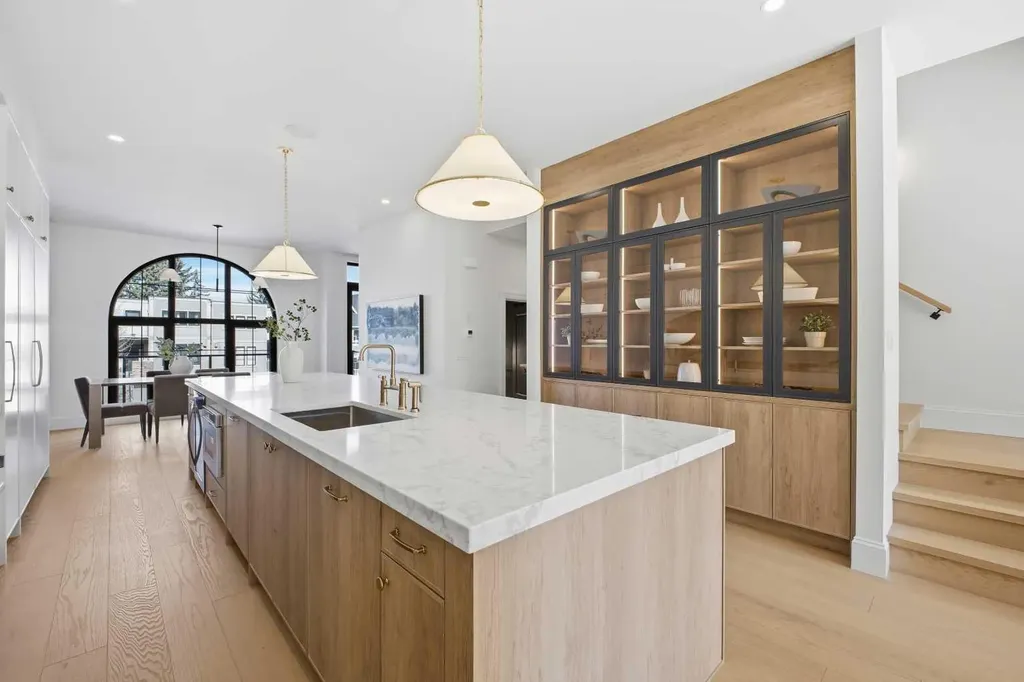 2023 27 Avenue SW Calgary AB T2T 1H6