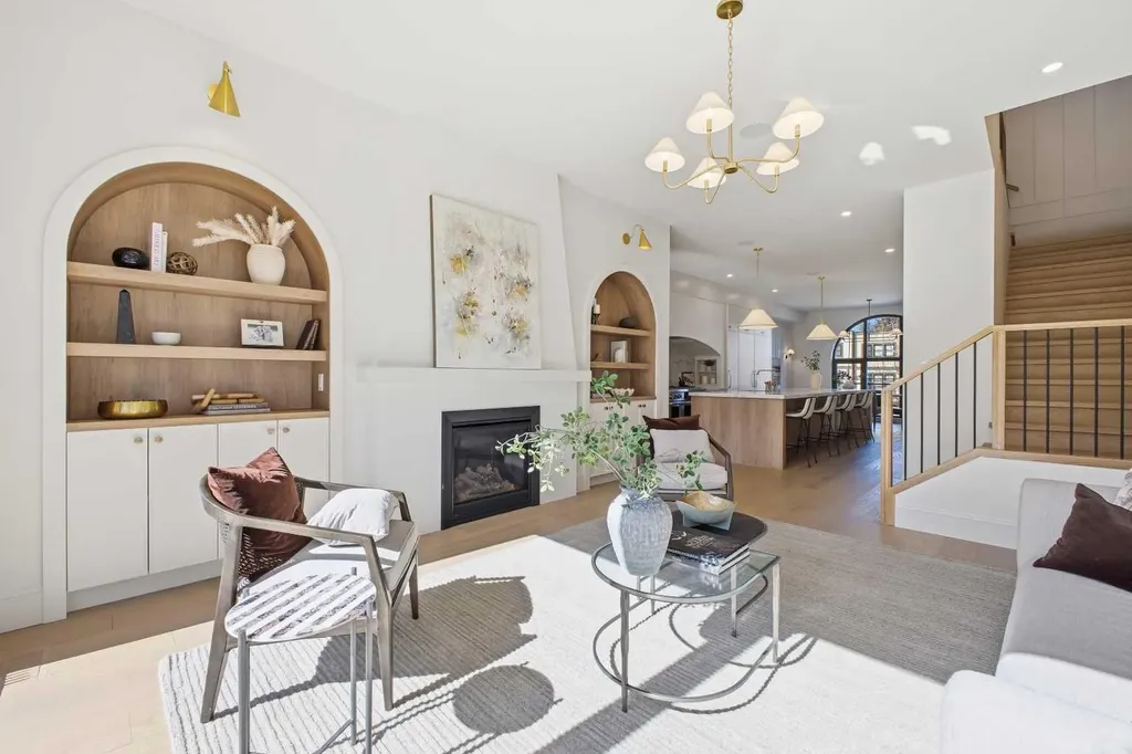 2023 27 Avenue SW Calgary AB T2T 1H6