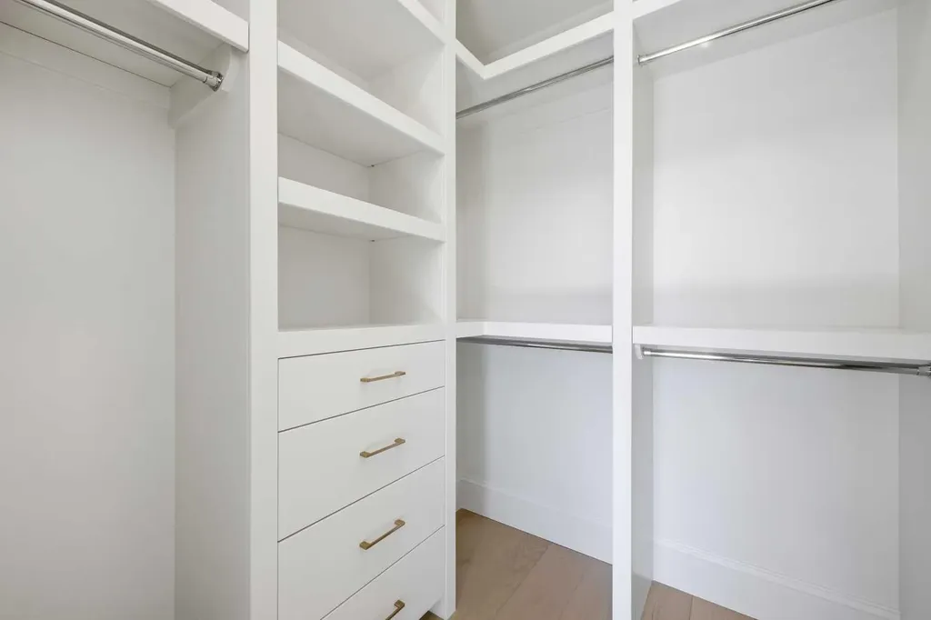 2023 27 Avenue SW Calgary AB T2T 1H6