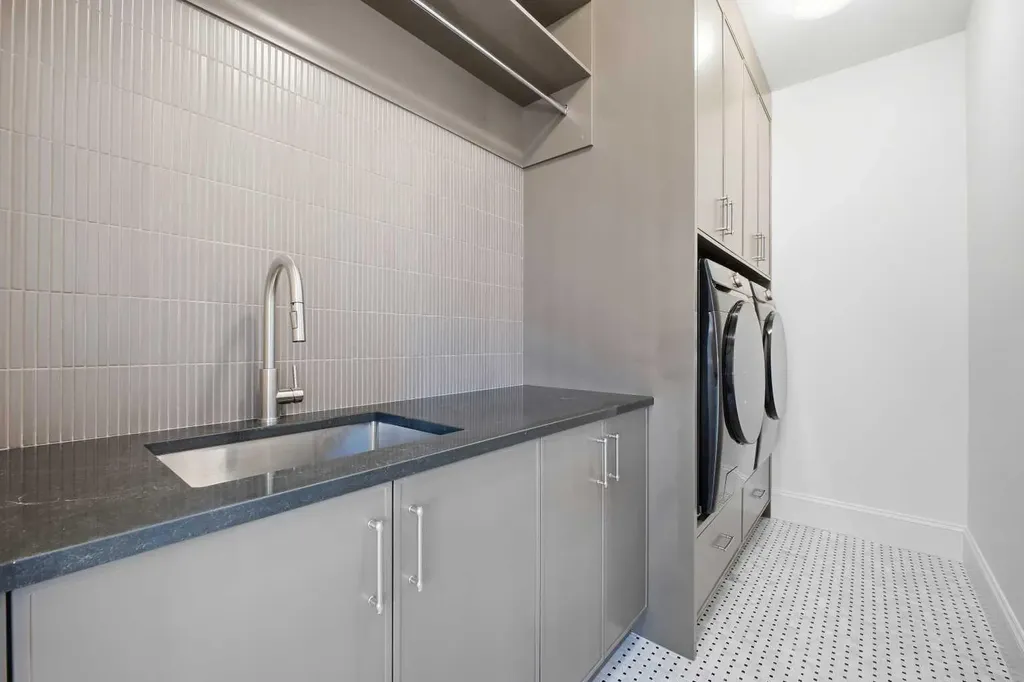 2023 27 Avenue SW Calgary AB T2T 1H6