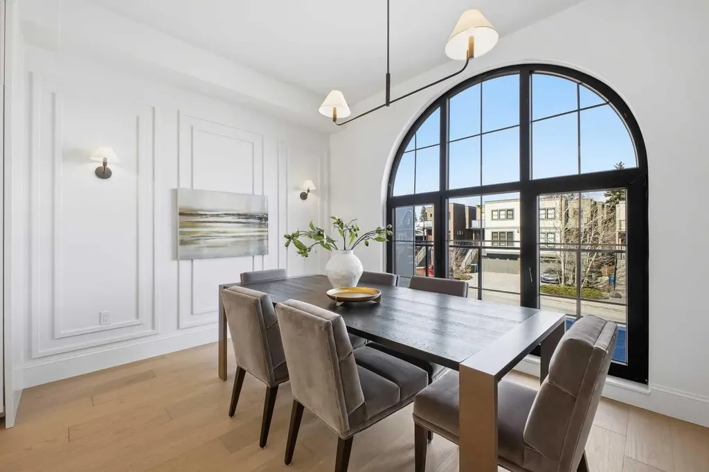 2023 27 Avenue SW Calgary AB T2T 1H6