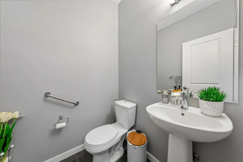 286 Kings Heights Drive SE Airdrie AB T4A 0S6