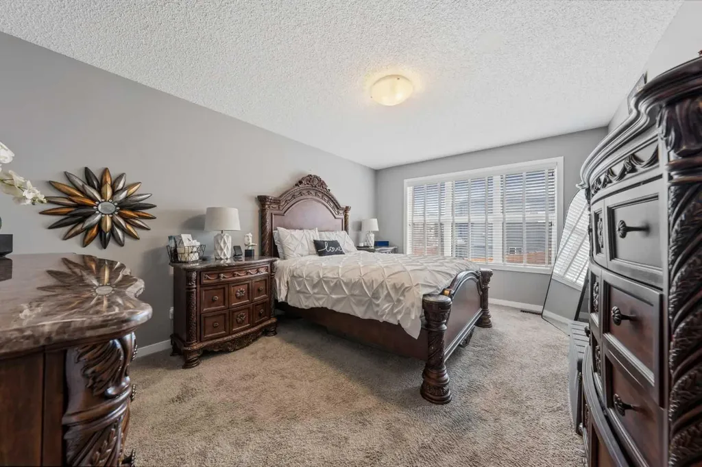 286 Kings Heights Drive SE Airdrie AB T4A 0S6