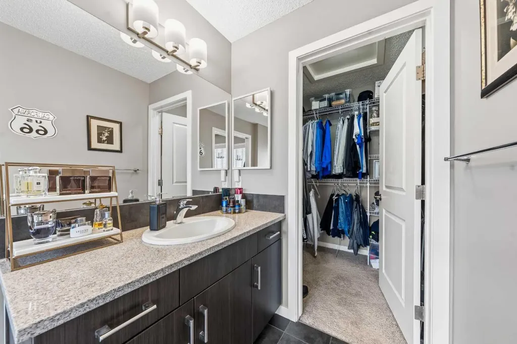 286 Kings Heights Drive SE Airdrie AB T4A 0S6