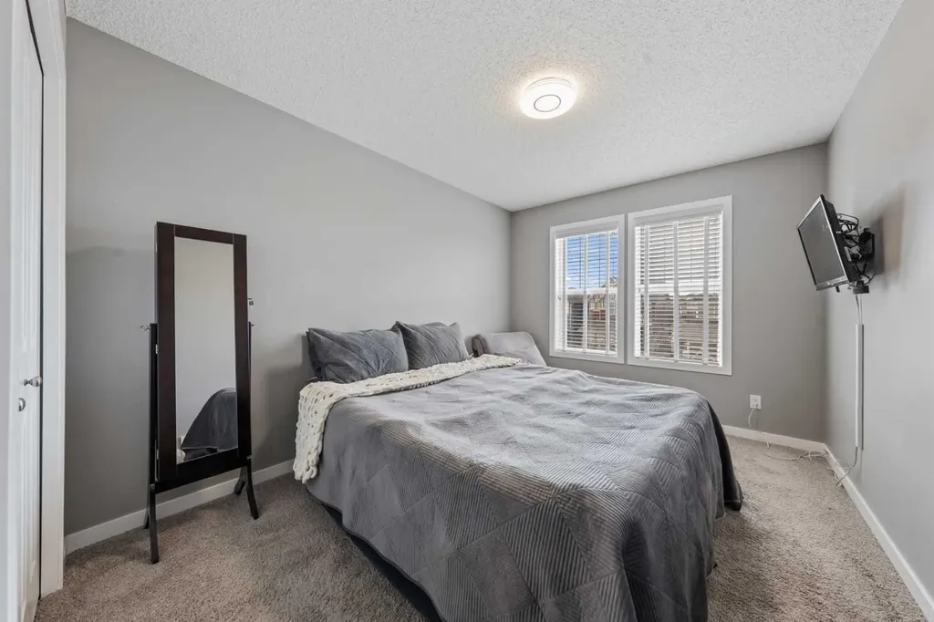 286 Kings Heights Drive SE Airdrie AB T4A 0S6