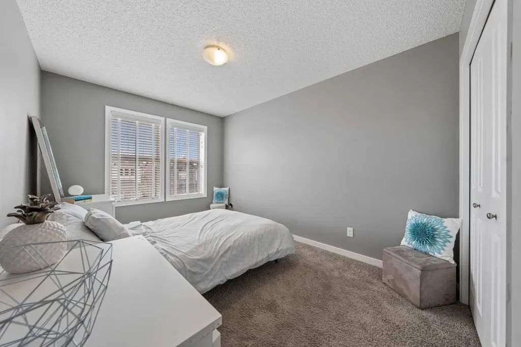 286 Kings Heights Drive SE Airdrie AB T4A 0S6