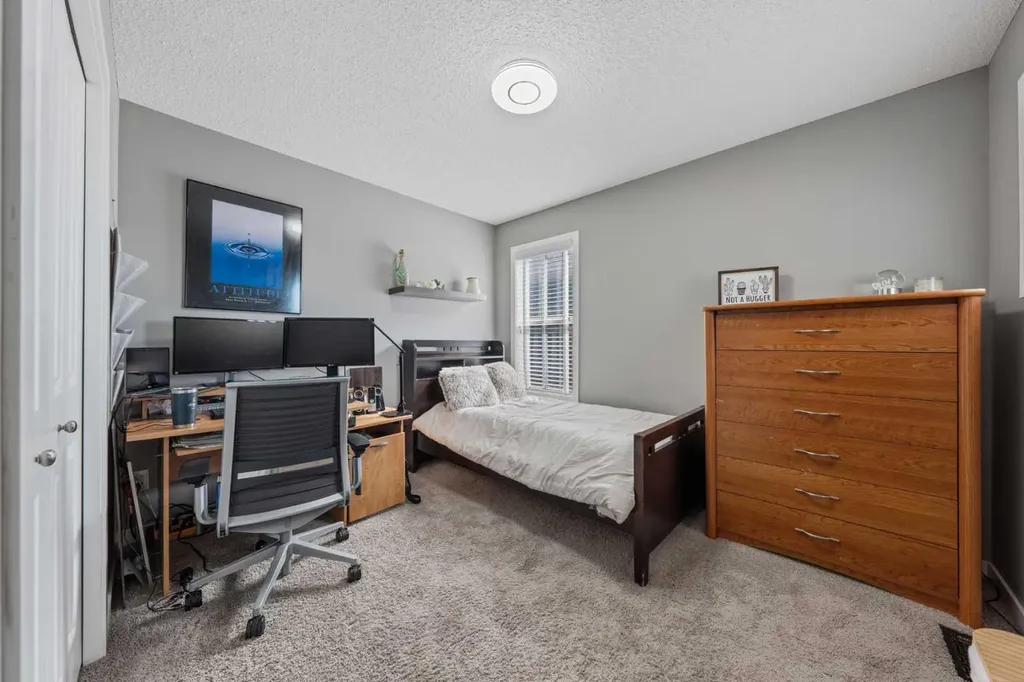 286 Kings Heights Drive SE Airdrie AB T4A 0S6