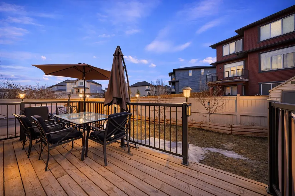 286 Kings Heights Drive SE Airdrie AB T4A 0S6