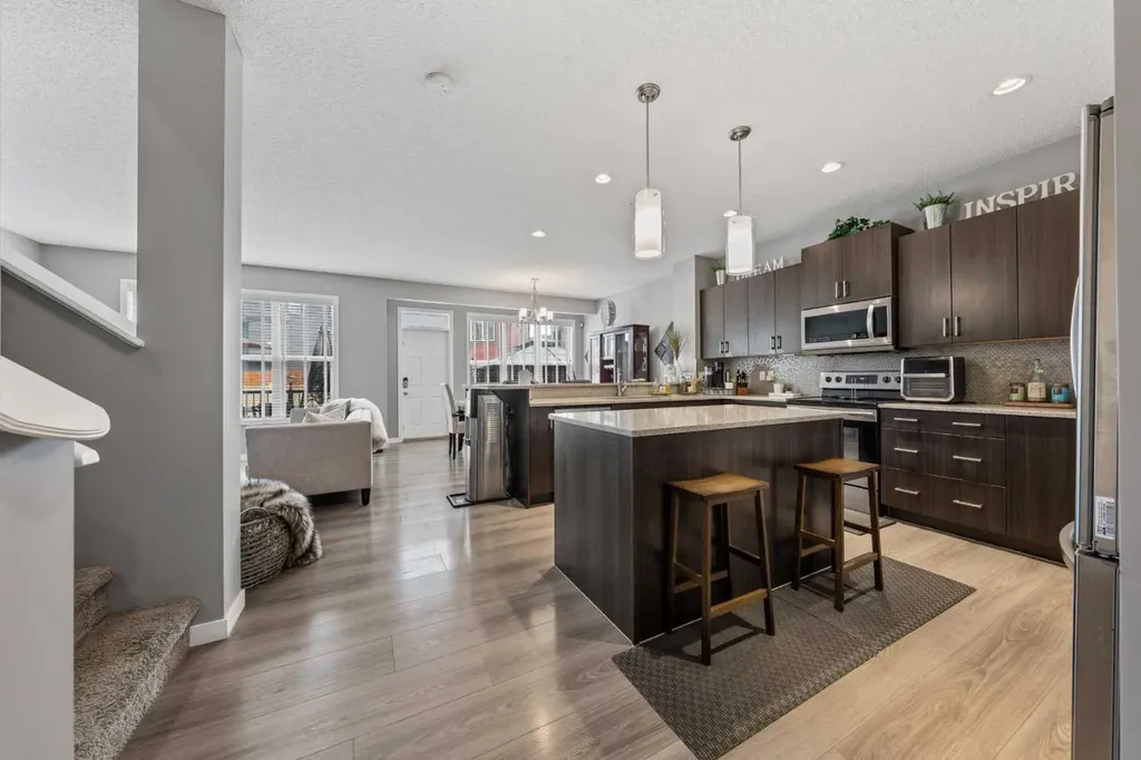 286 Kings Heights Drive SE Airdrie AB T4A 0S6