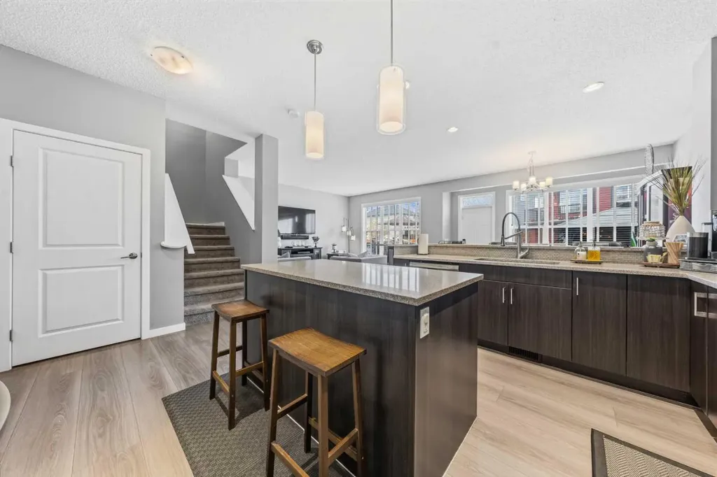 286 Kings Heights Drive SE Airdrie AB T4A 0S6