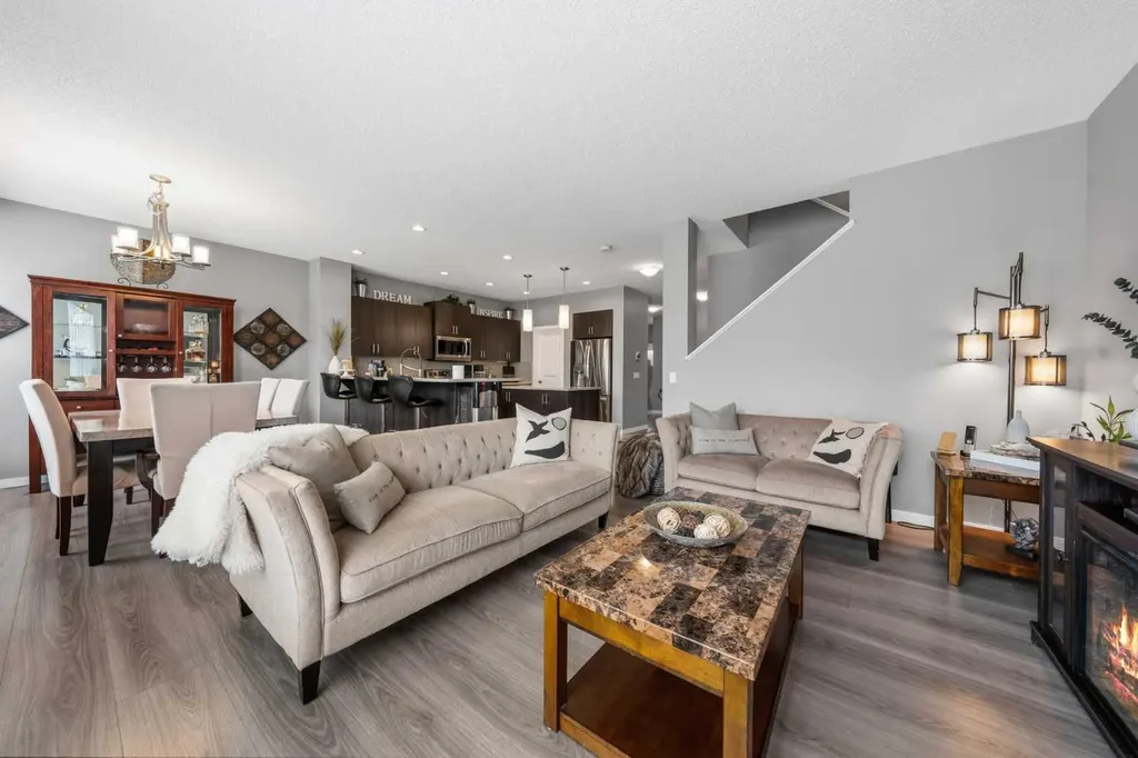 286 Kings Heights Drive SE Airdrie AB T4A 0S6
