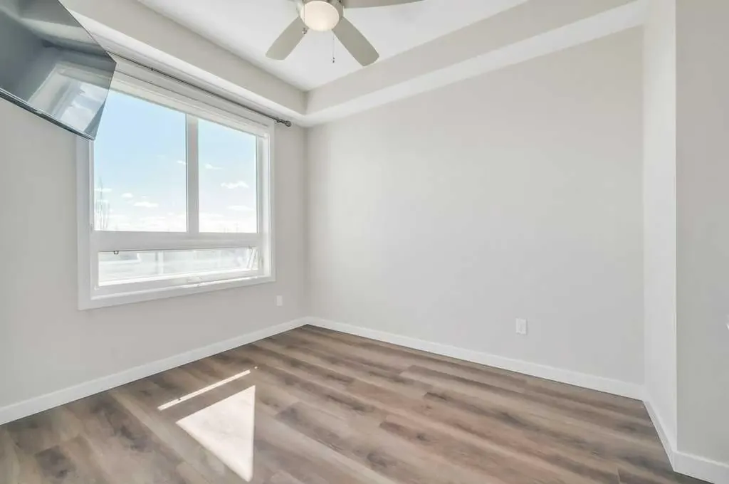 8531 8a Avenue SW Calgary AB T3H 1V4