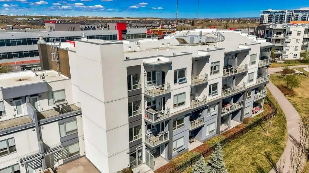 8531 8a Avenue SW Calgary AB T3H 1V4