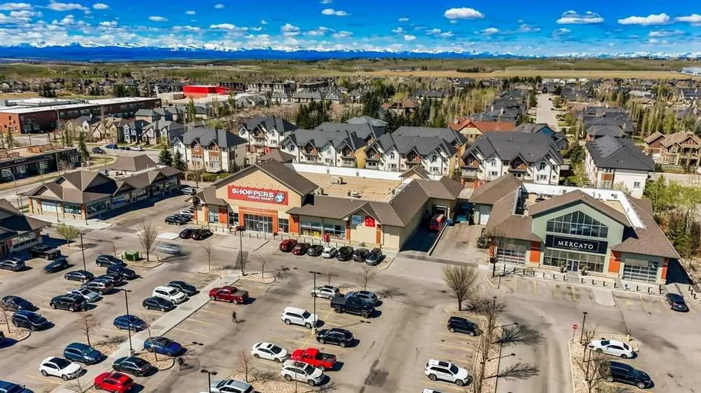 8531 8a Avenue SW Calgary AB T3H 1V4