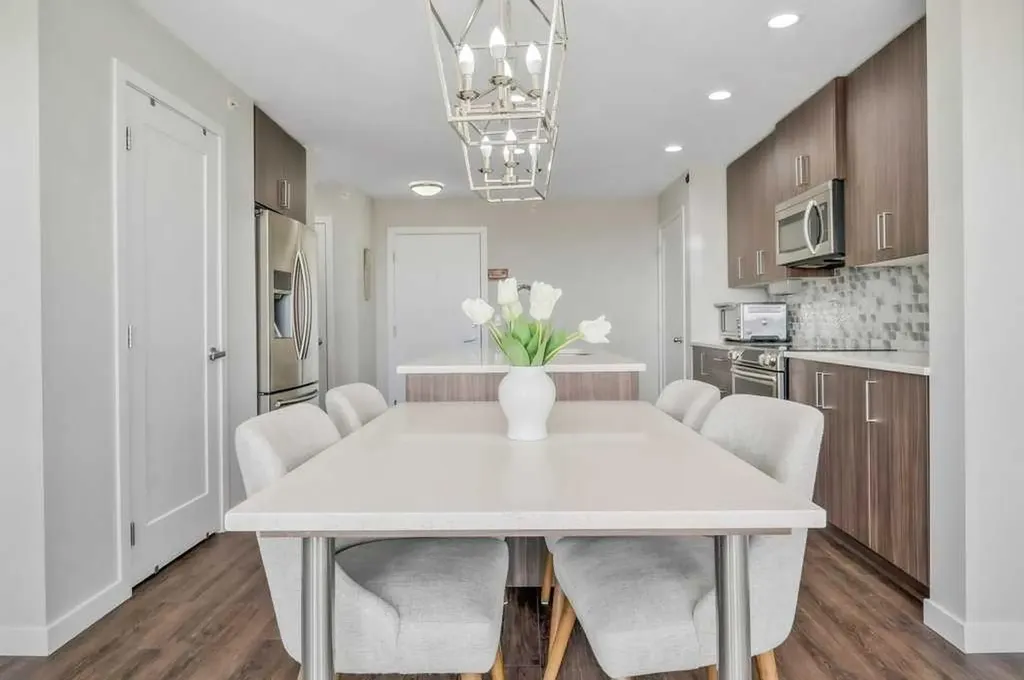 8531 8a Avenue SW Calgary AB T3H 1V4