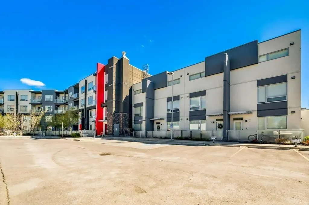 8531 8a Avenue SW Calgary AB T3H 1V4