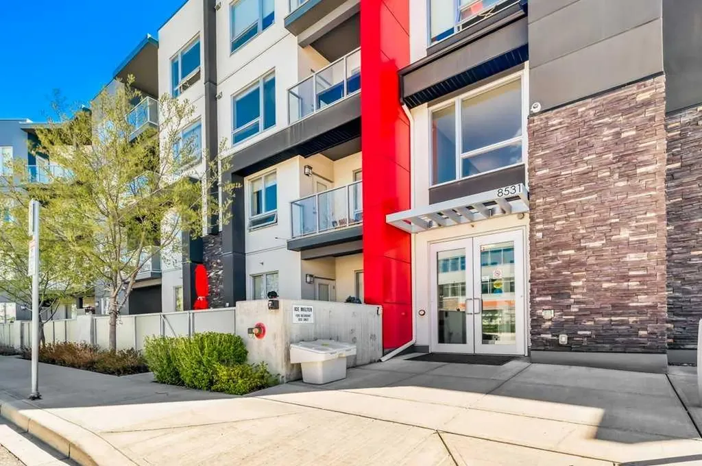 8531 8a Avenue SW Calgary AB T3H 1V4