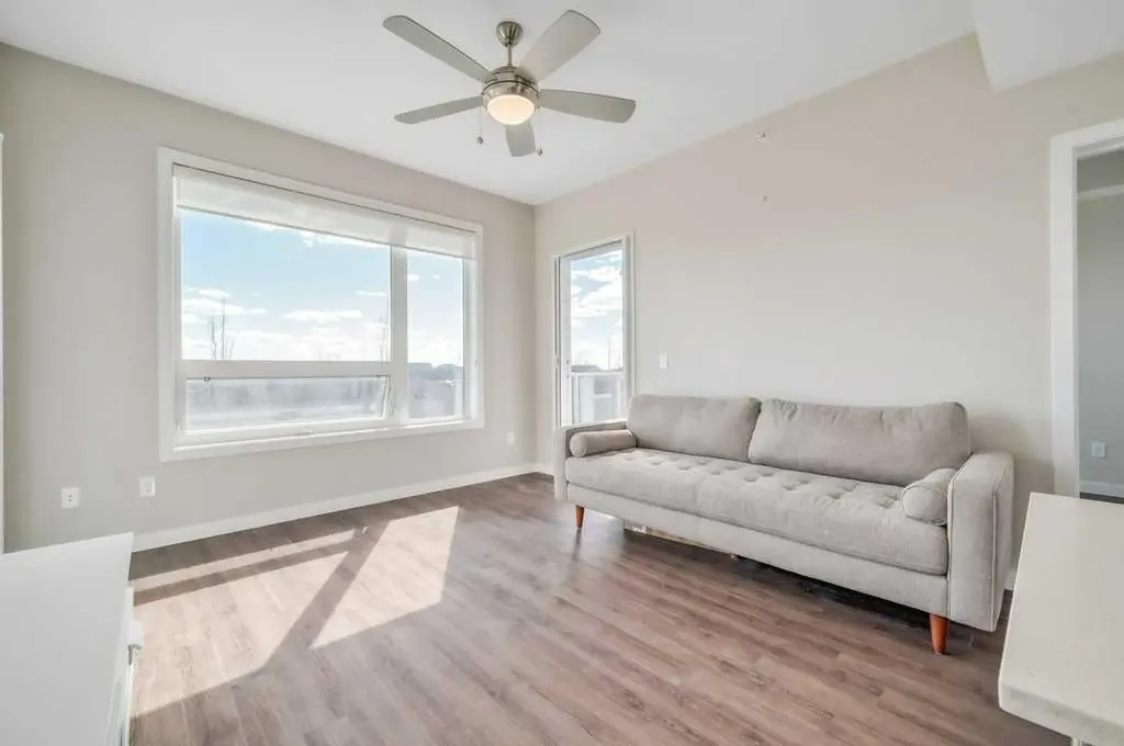 8531 8a Avenue SW Calgary AB T3H 1V4