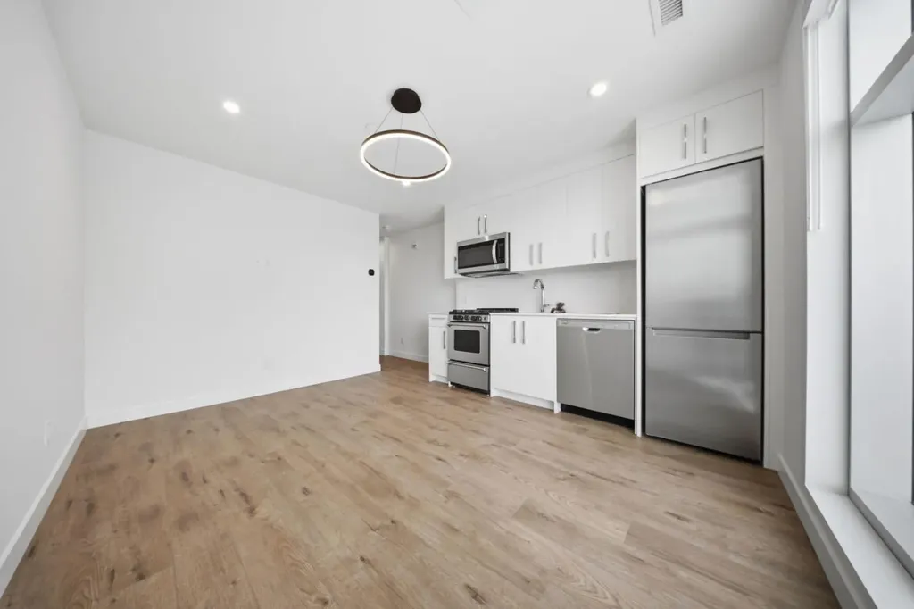 110 18a Street NW Calgary AB T2N5G5