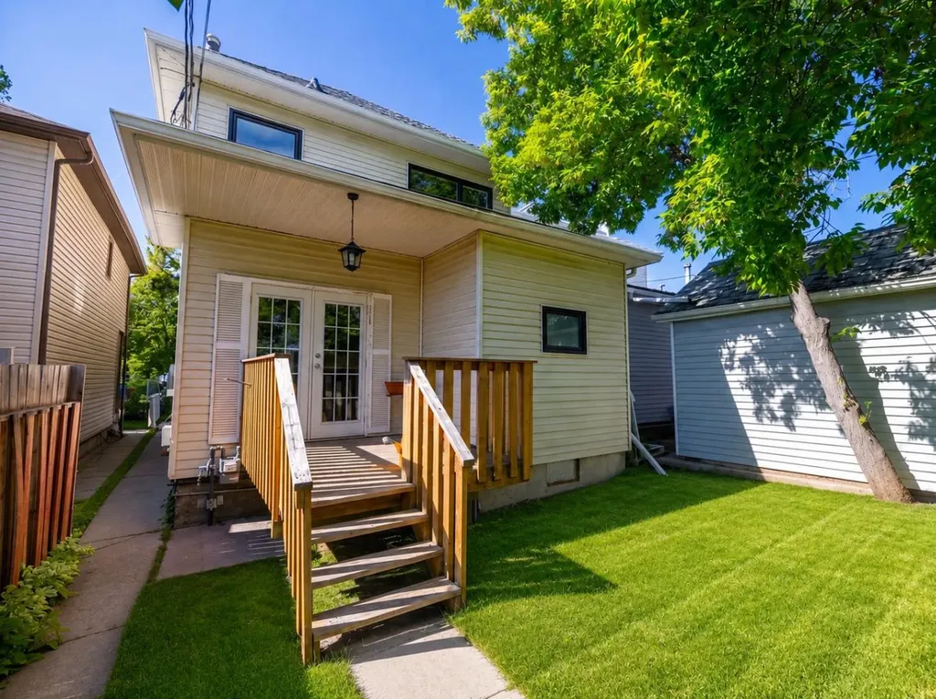 1032 18 Avenue SE Calgary AB T2G 1L6