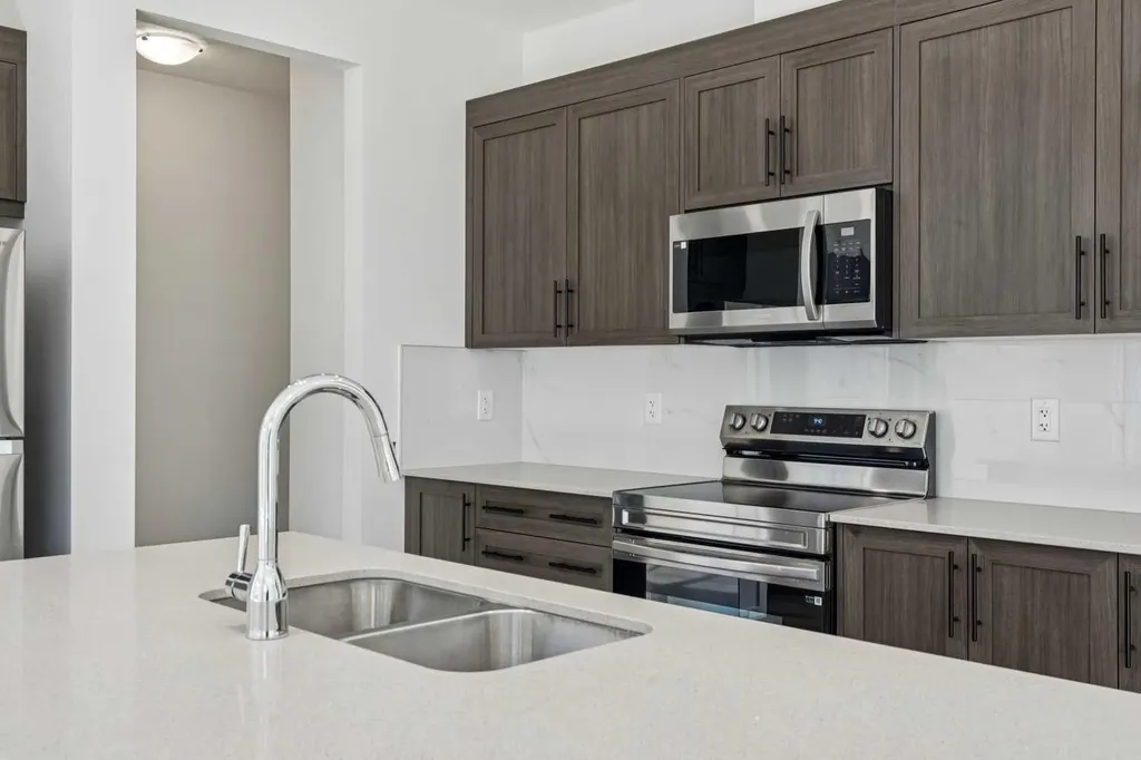 25 Yorkstone Row SW Calgary AB T2X 5H4