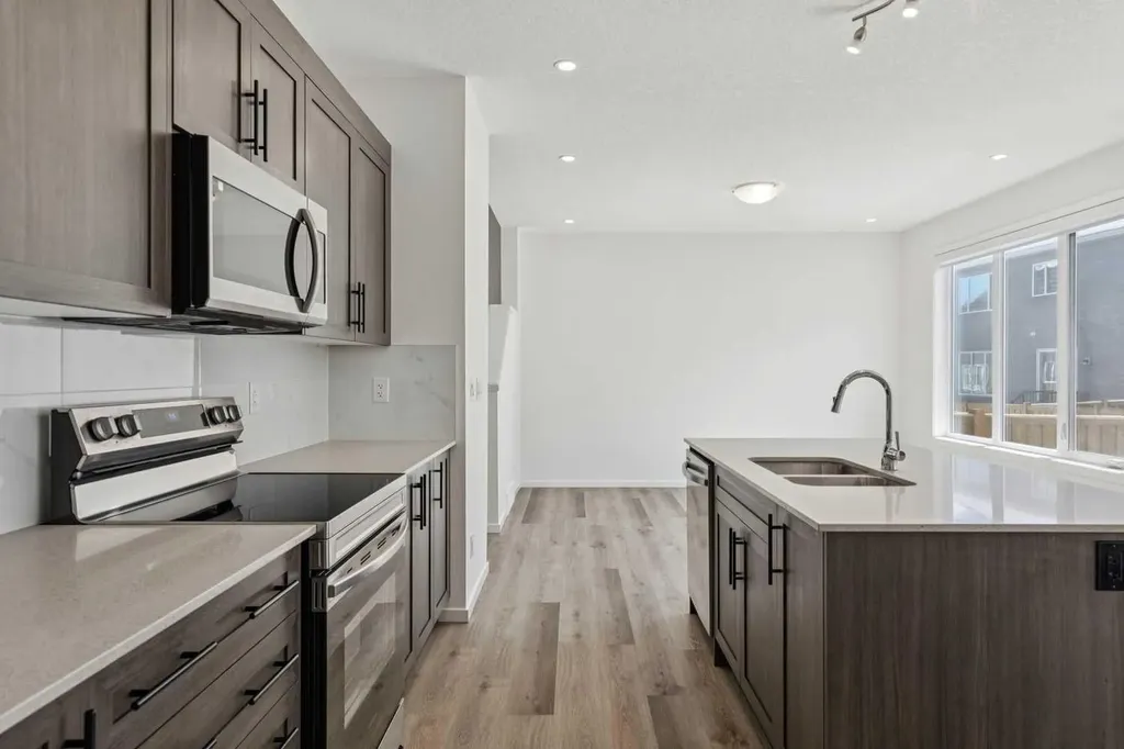 25 Yorkstone Row SW Calgary AB T2X 5H4