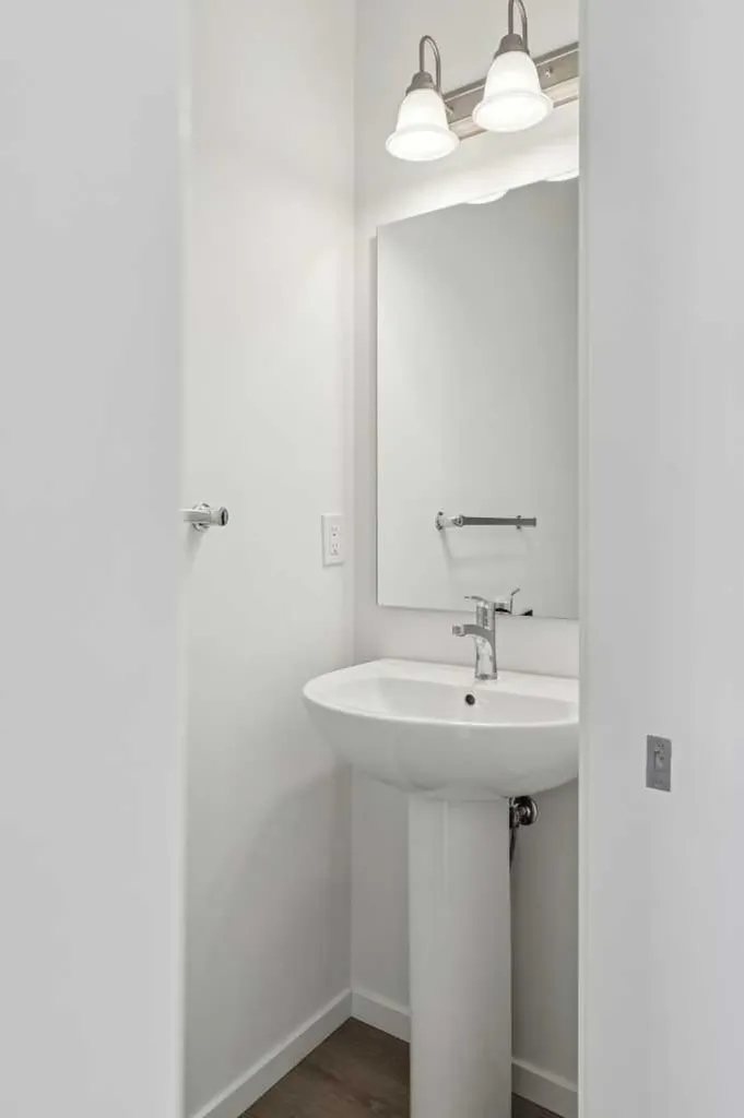 25 Yorkstone Row SW Calgary AB T2X 5H4