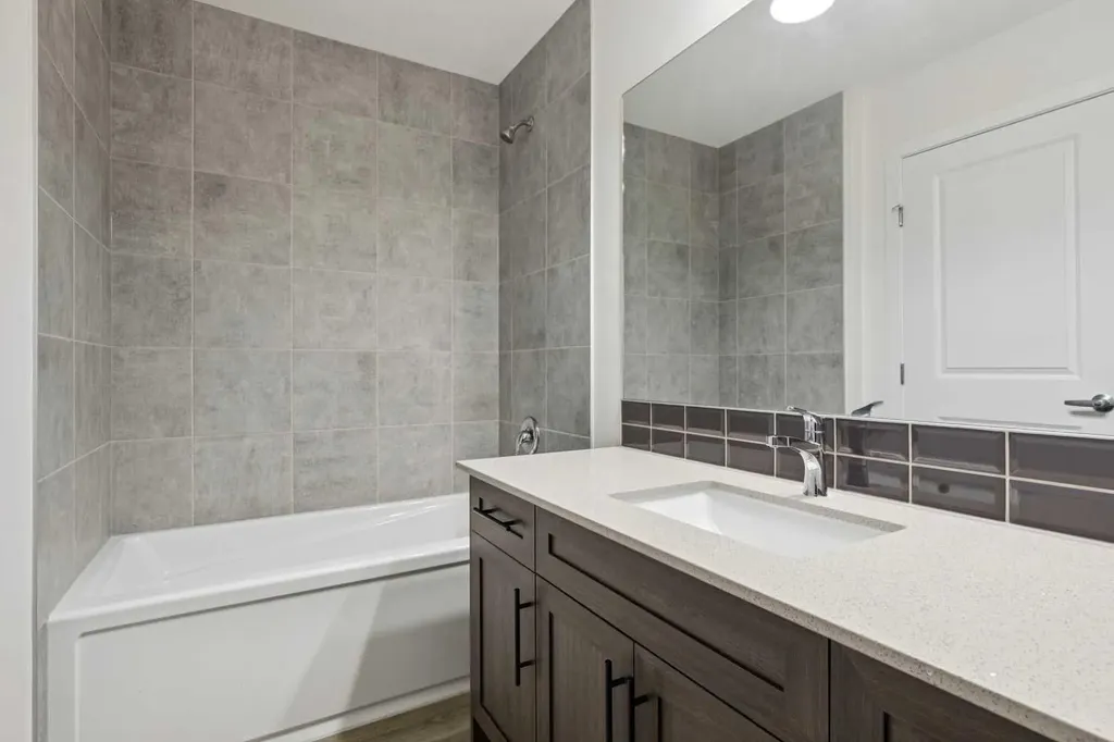 25 Yorkstone Row SW Calgary AB T2X 5H4