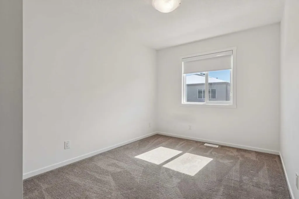25 Yorkstone Row SW Calgary AB T2X 5H4