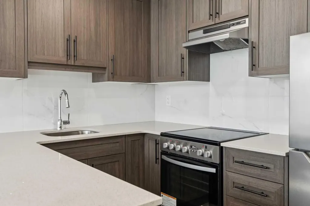 25 Yorkstone Row SW Calgary AB T2X 5H4