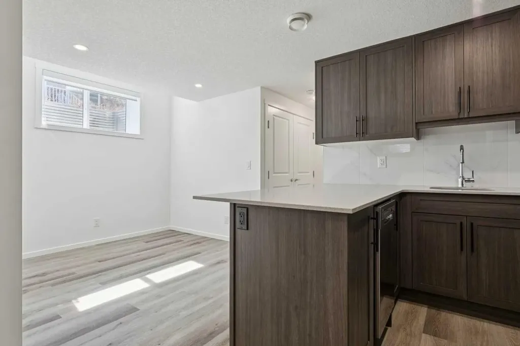 25 Yorkstone Row SW Calgary AB T2X 5H4