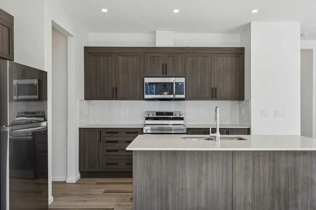 25 Yorkstone Row SW Calgary AB T2X 5H4