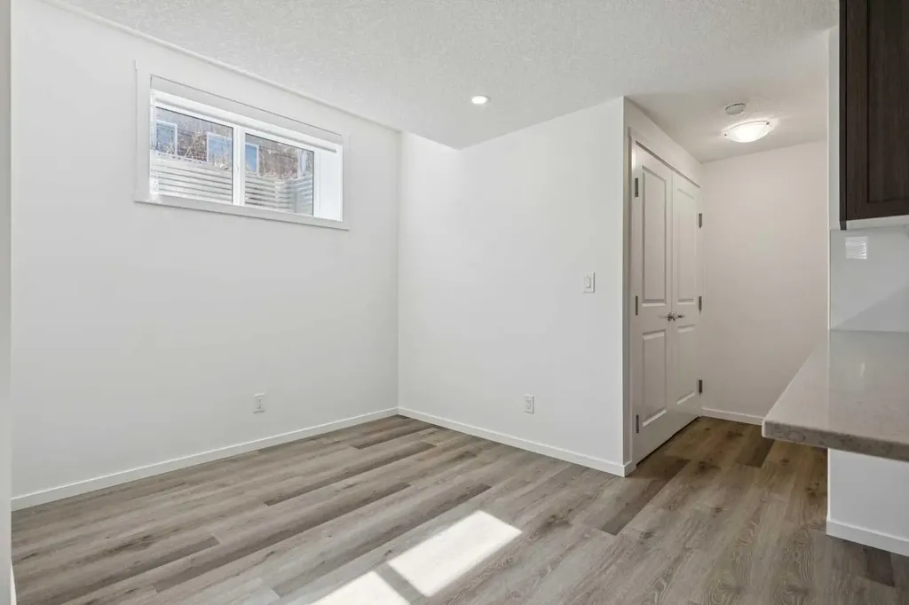25 Yorkstone Row SW Calgary AB T2X 5H4