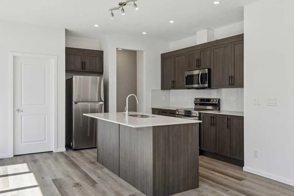 25 Yorkstone Row SW Calgary AB T2X 5H4