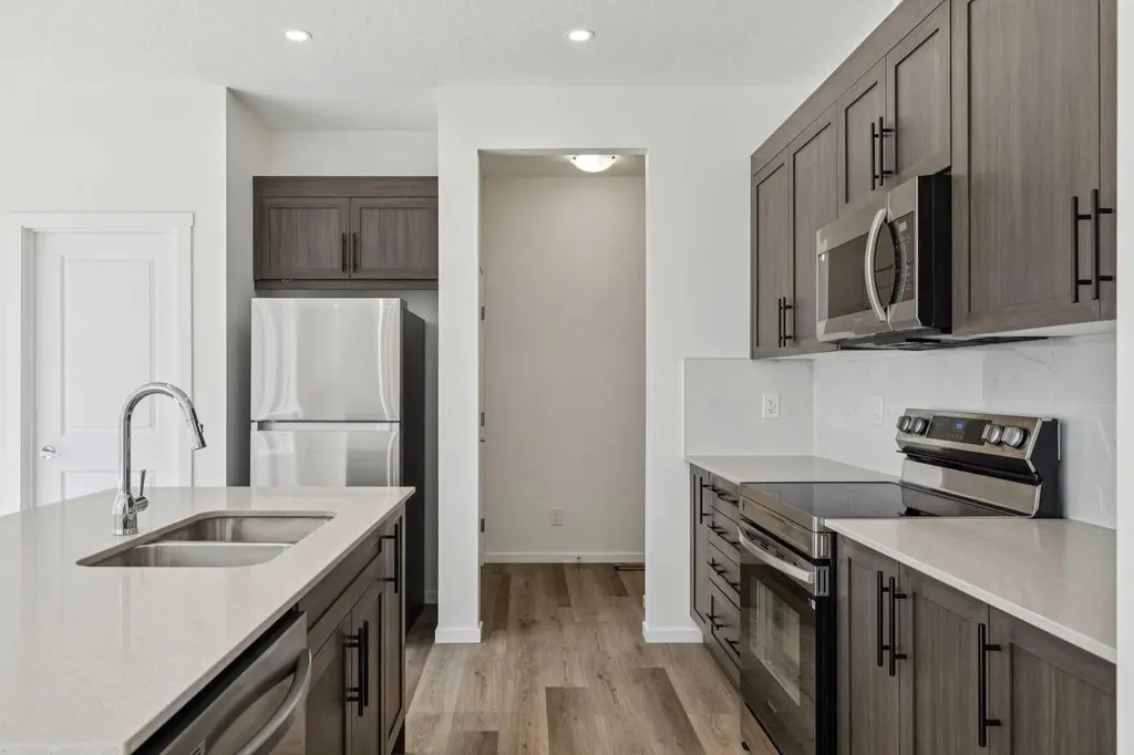 25 Yorkstone Row SW Calgary AB T2X 5H4