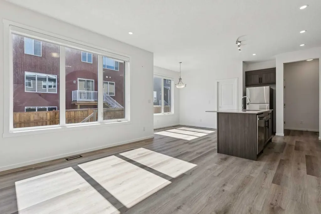 25 Yorkstone Row SW Calgary AB T2X 5H4