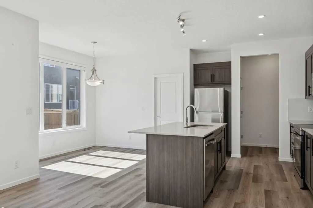 25 Yorkstone Row SW Calgary AB T2X 5H4