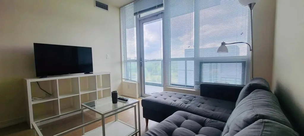 128 2 Street SW Calgary AB T2P 4V9