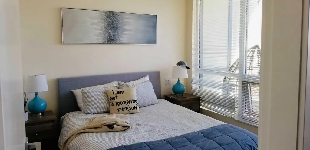 128 2 Street SW Calgary AB T2P 4V9