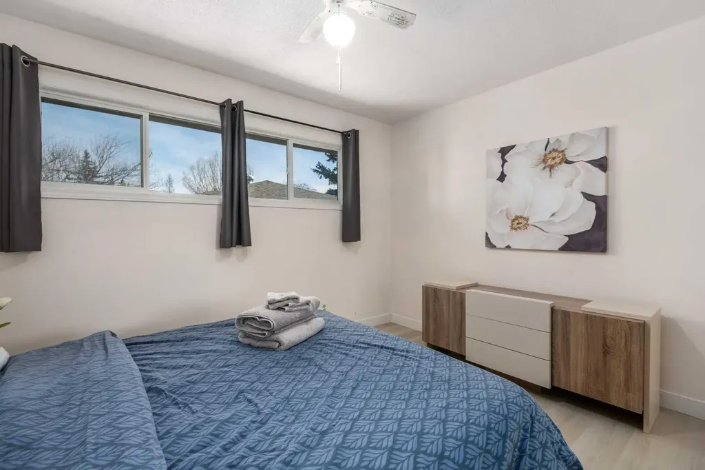 4504 14 Street NW Calgary AB T2K1J6