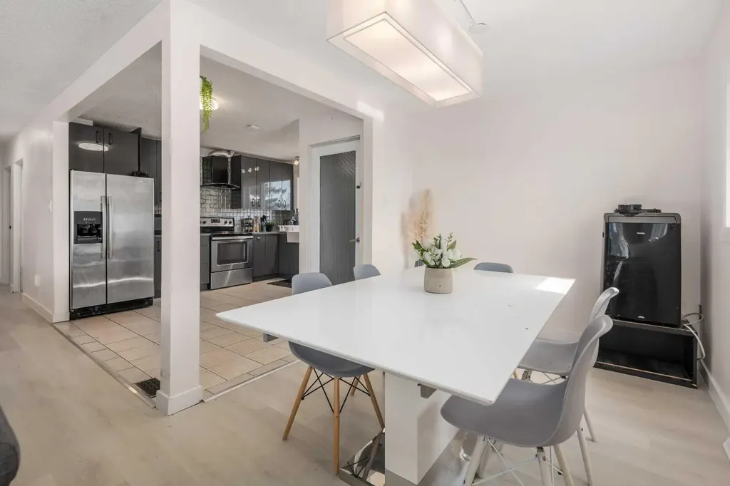 4504 14 Street NW Calgary AB T2K1J6