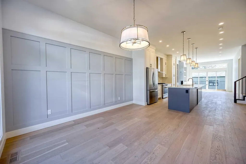 2008 26a Street SW Calgary AB T3E 2C1