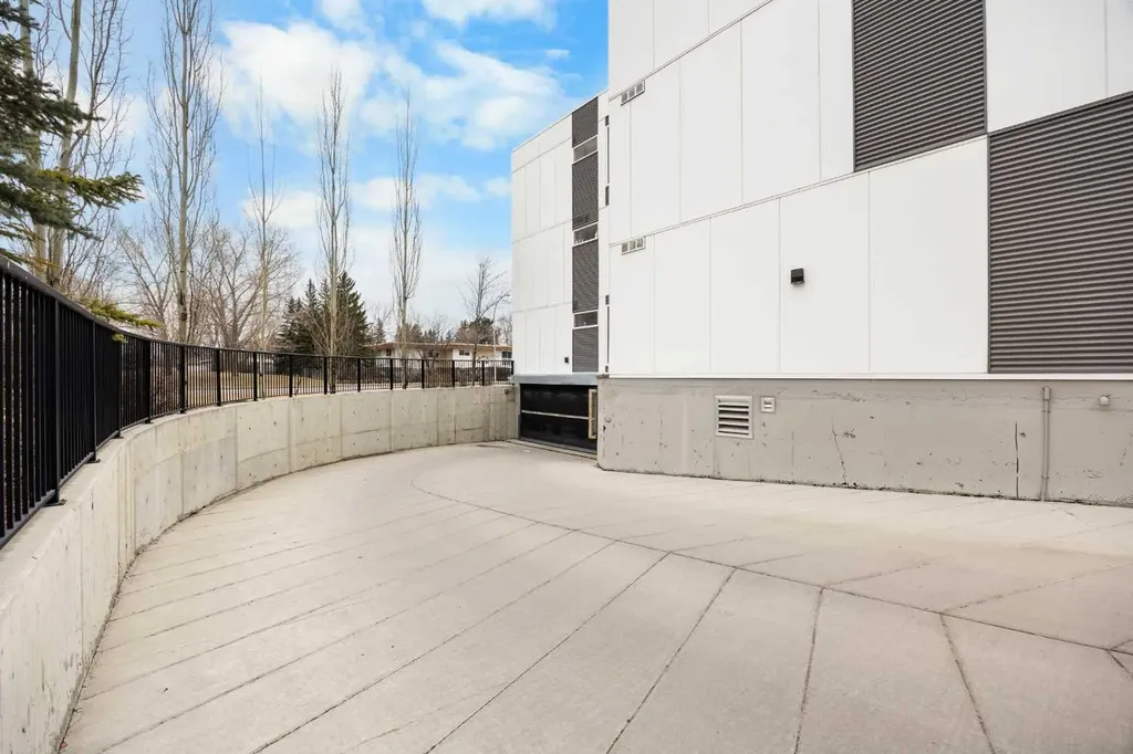 4818 Varsity Drive NW Calgary AB T3A 1A3