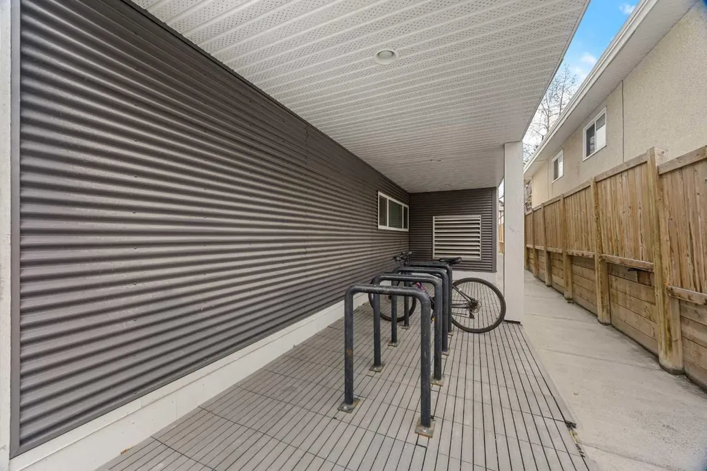 4818 Varsity Drive NW Calgary AB T3A 1A3